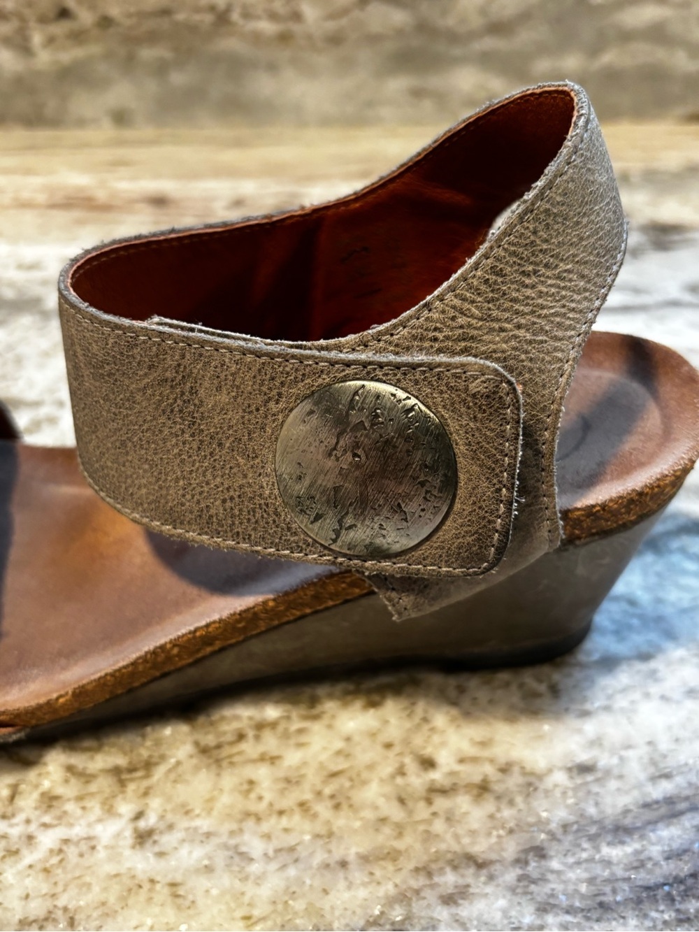 Taos Carousel 3 Women’s Metallic Gray Size 40 (9, 9.5) EUC - Picture 11 of 14
